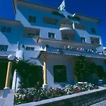 Cristal Marinha فندق