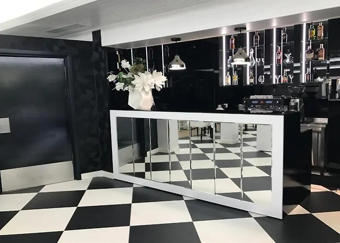 酒店 克瑞斯玛丽娜特酒店 3*